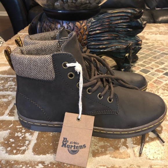 Dr. Martens Shoes - Dr. Martens NWT Size 7
